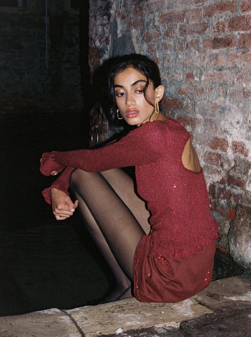 MICHAELA LONGSLEEVE TOP IN PORT SEQUIN