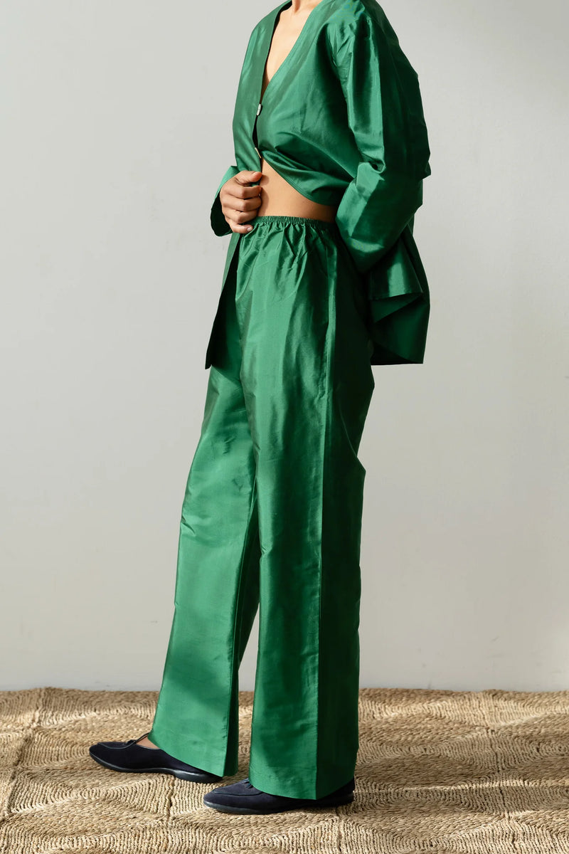 The Taffeta Simple Pant in Broccolini