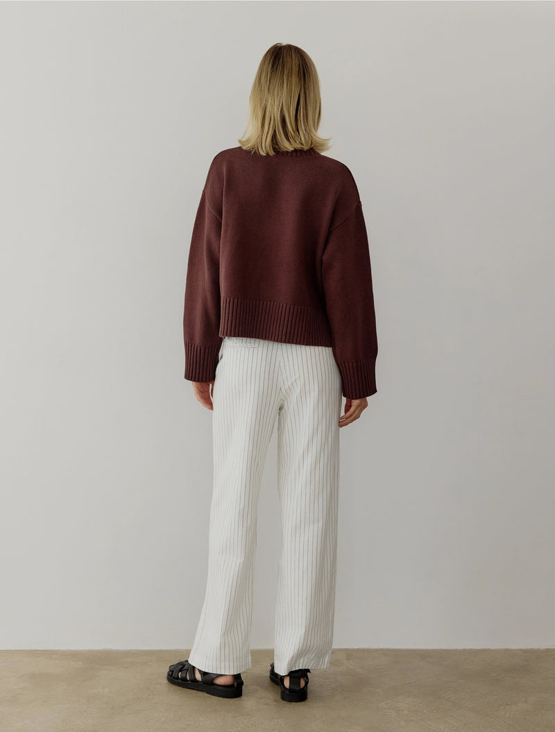 CLASSIC SWEATER IN BROWN