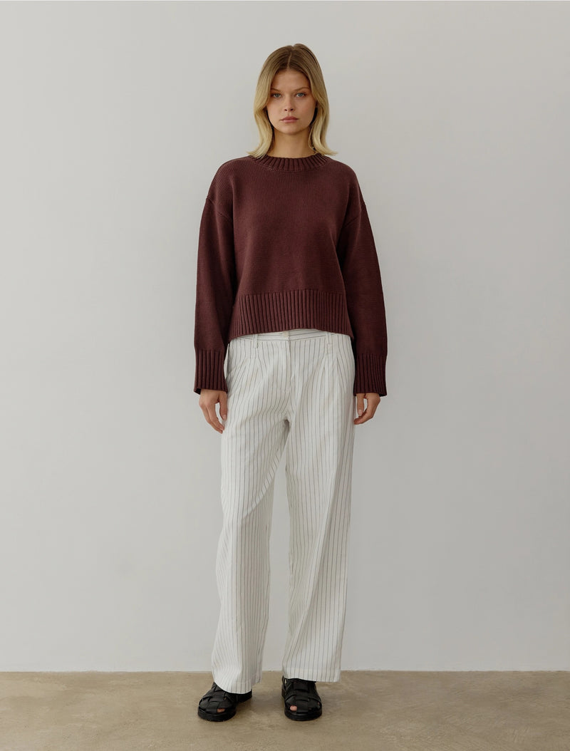 CLASSIC SWEATER IN BROWN