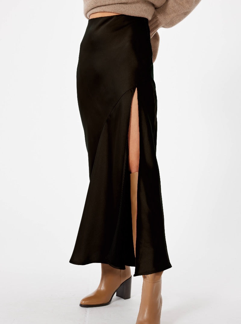 Manhattan Skirt in Black