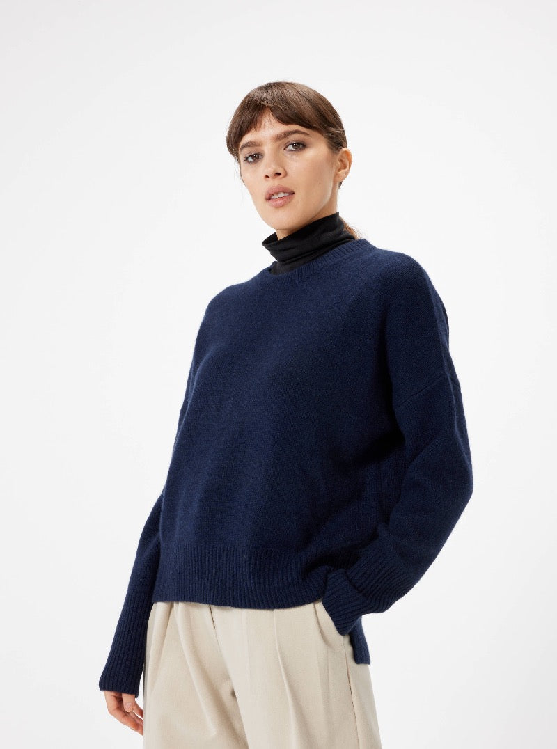 Cotes Sweater in Navy