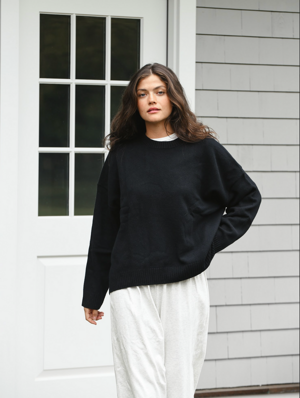 Oversized Pullover Sweater in Black