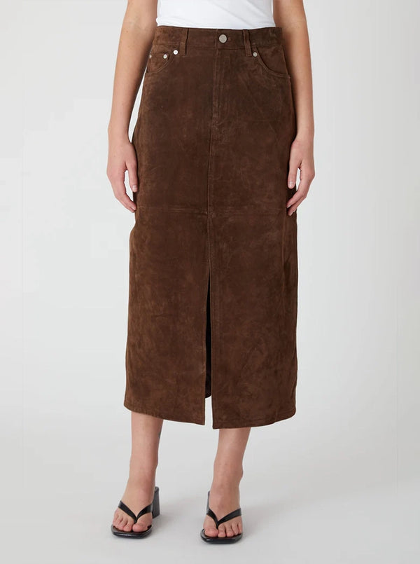 BLACK COFFEE IN BROWN