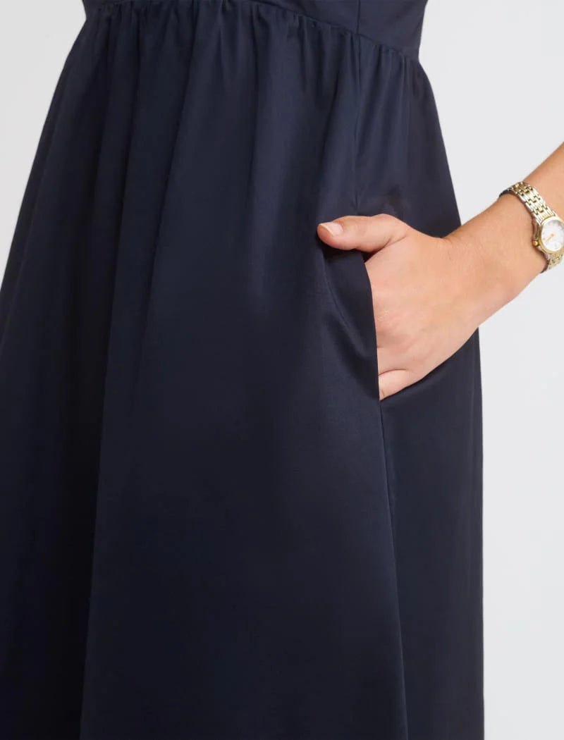 EVERYDAY MIDI DRESS IN NAVY
