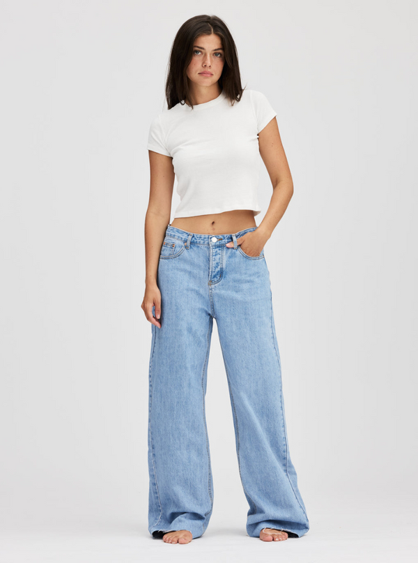 Low Rise Baggy Jean in Light Wash